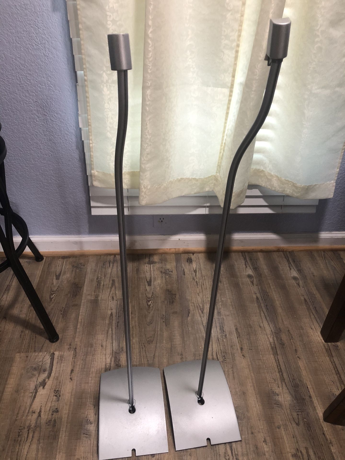 Bosé Stands pair