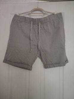 Woman gray shorts