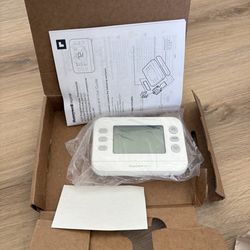 Honeywell Home X2P Programmable Thermostat RTH20B New