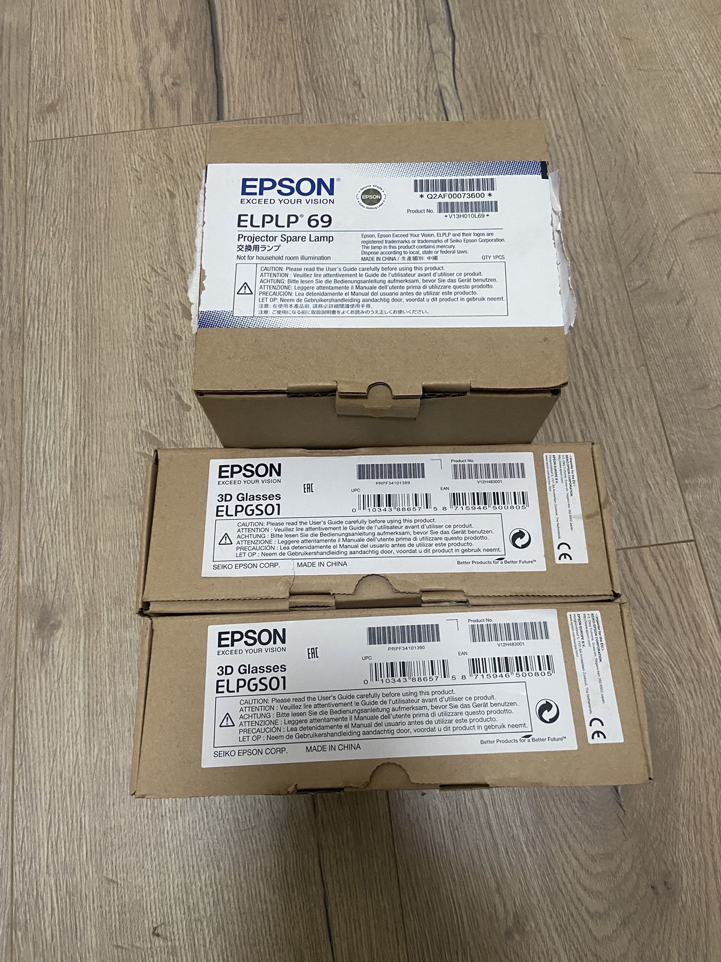 Epson Projector Bulb ELPLP69 and ELPGS01 3D Glasses GENUINE