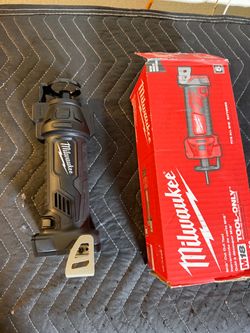 Milwaukee M18 18V Lithium-Ion Cordless Drywall Cut Out Rotary Tool (Tool-Only)