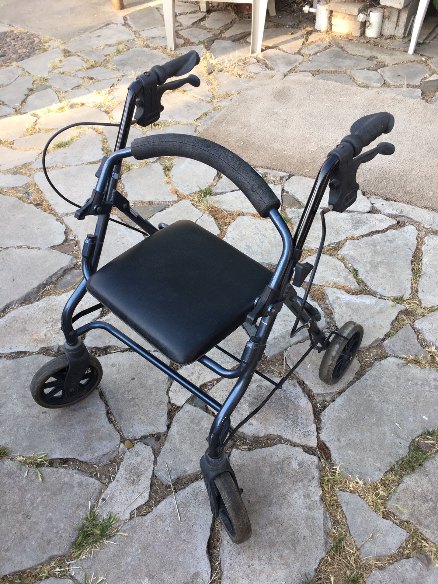 4 Wheel Walker With Brakes And Fold’s Up