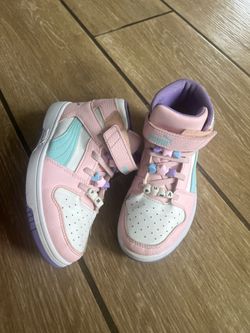 Pink and lavender pumas 1c