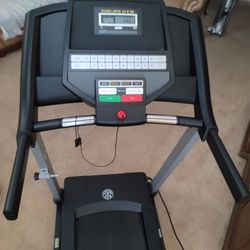 Gold’s Gym Trainer 430i Treadmill