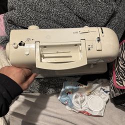 Singer Tradition Sewing Machine 