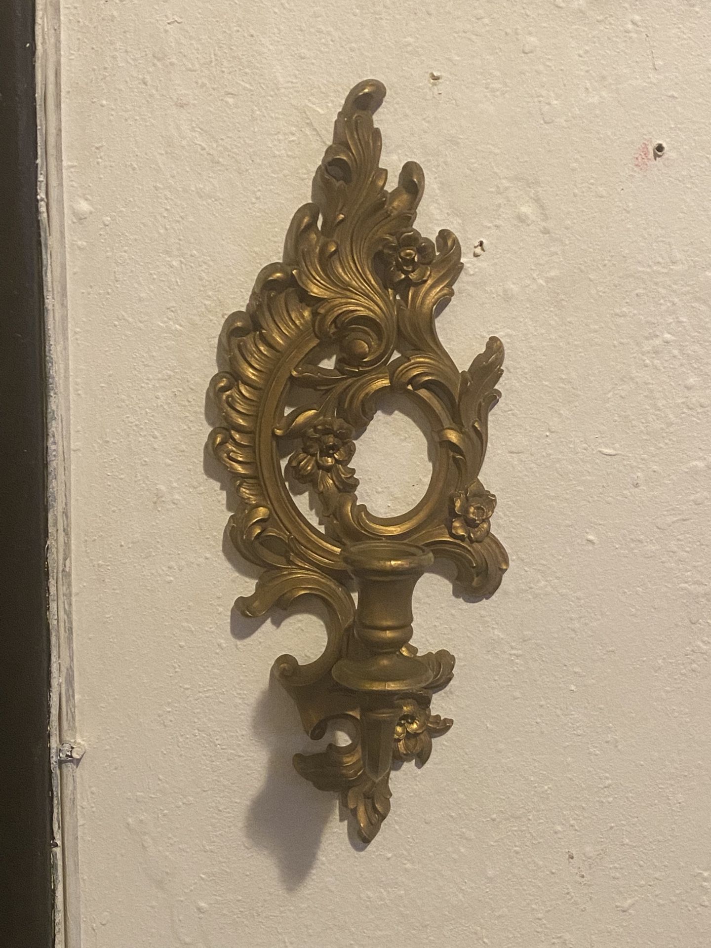 Vintage (famous brand) Syroco wooden golden wall sconce & candle holder (1962)