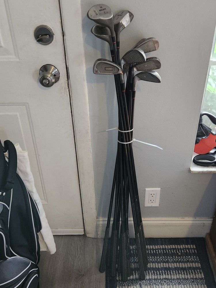 Golf Club Set Merit 305 Irons 3-9 A Pitching Wedge And Woods 1, 3 And 5 All Great Condition!