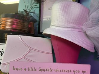 Ladies White Hat And Clutch 