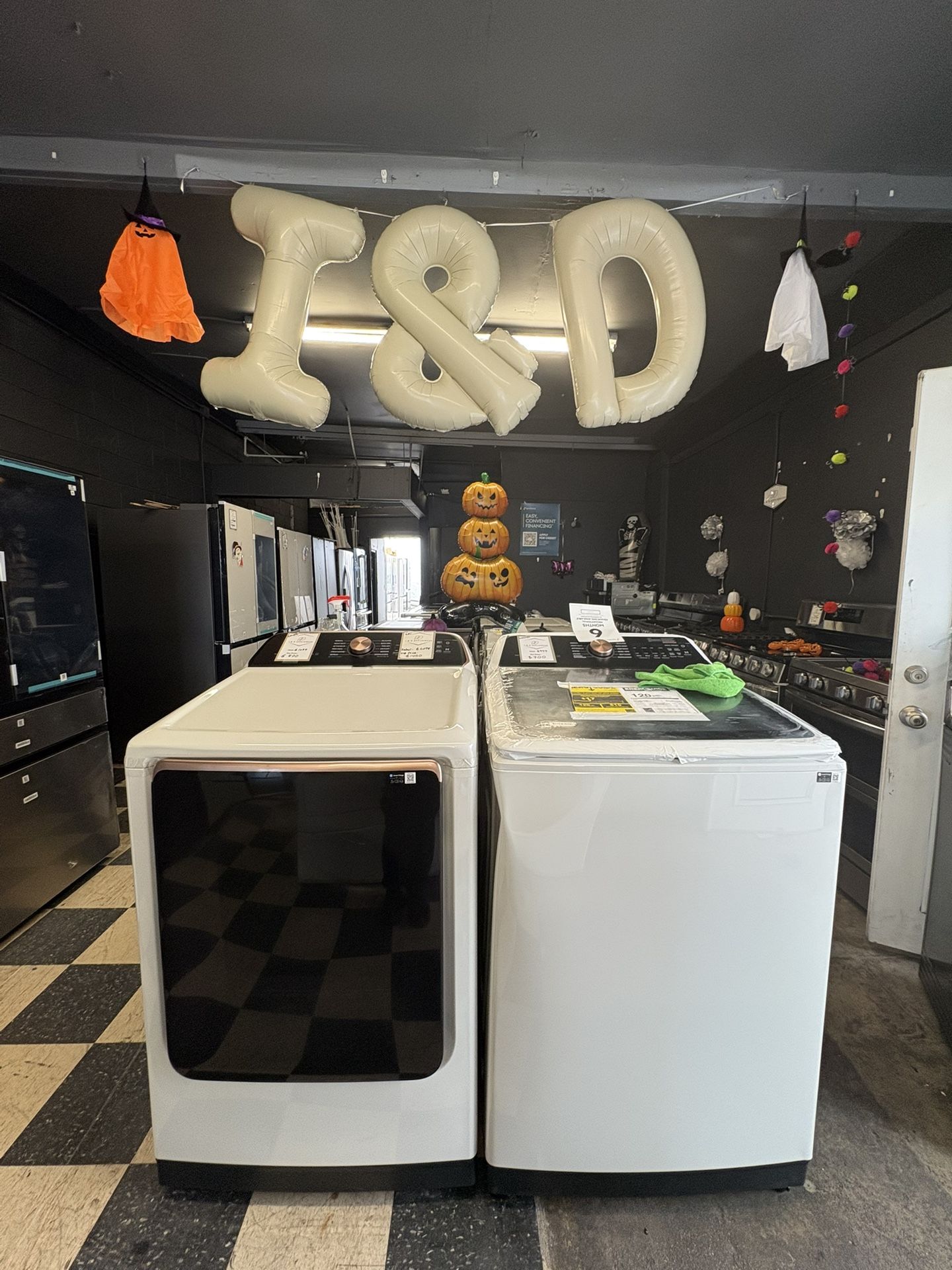 Samsung Top Load Washer & Gas Dryer