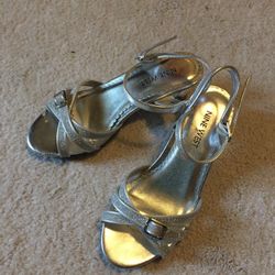 GIRLS Nine West party, holiday shoes, or dress up, size 13