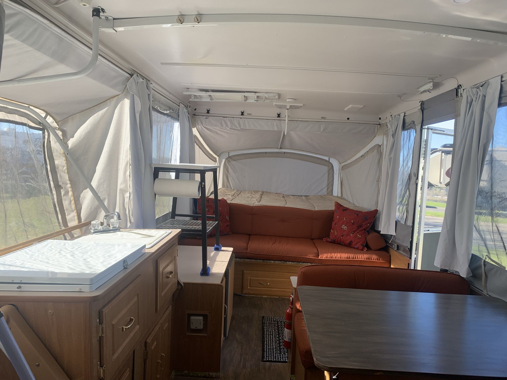 Pop Up Camper/Trailer 2001 Coleman Sun Valley for Sale in Upland, CA ...