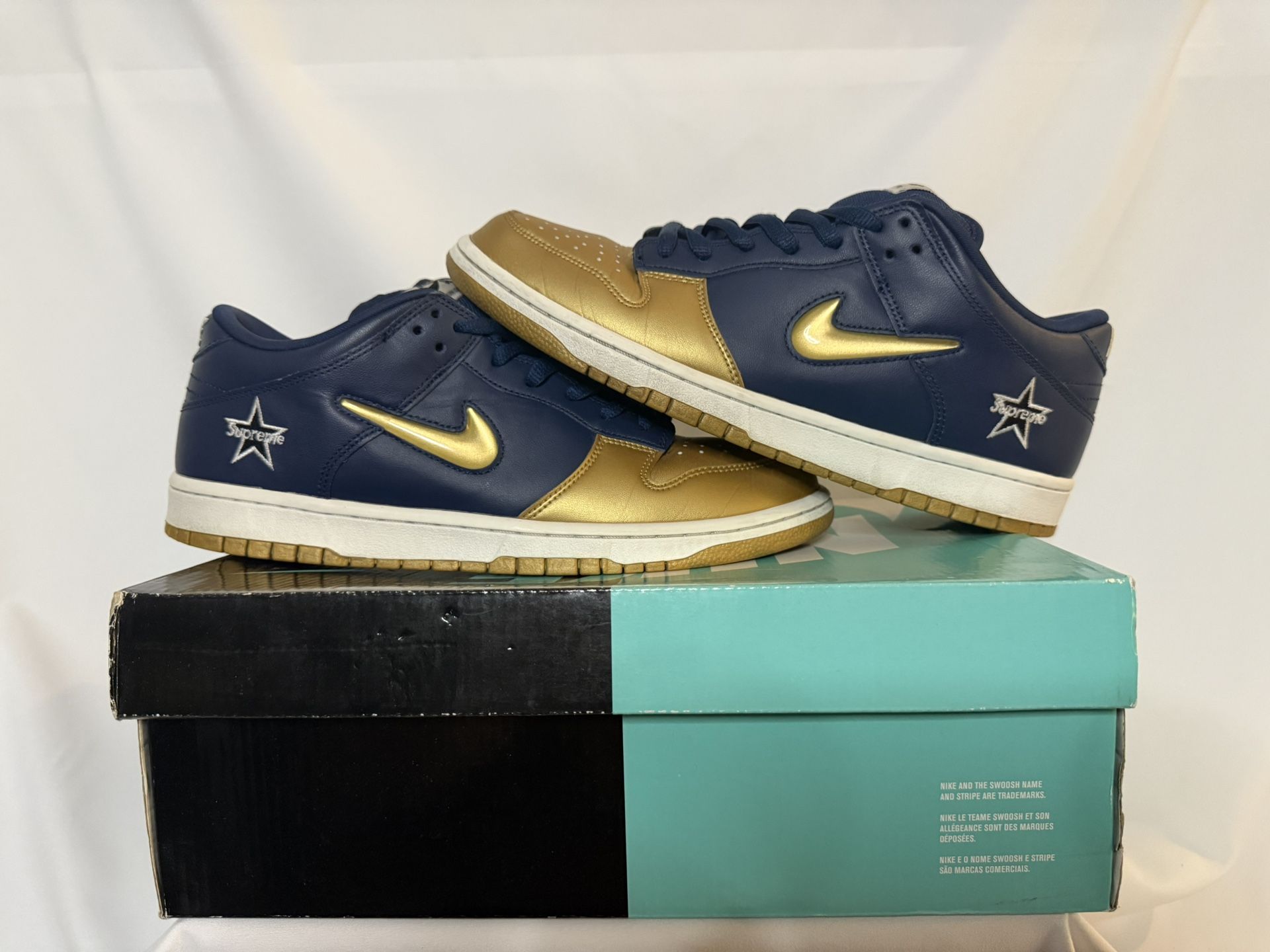 Nike SB Low - (Supreme Jewel)
