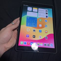 Apple iPad 7th Gen Practically New