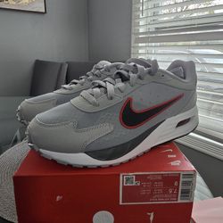 NIKE air Max Solo 