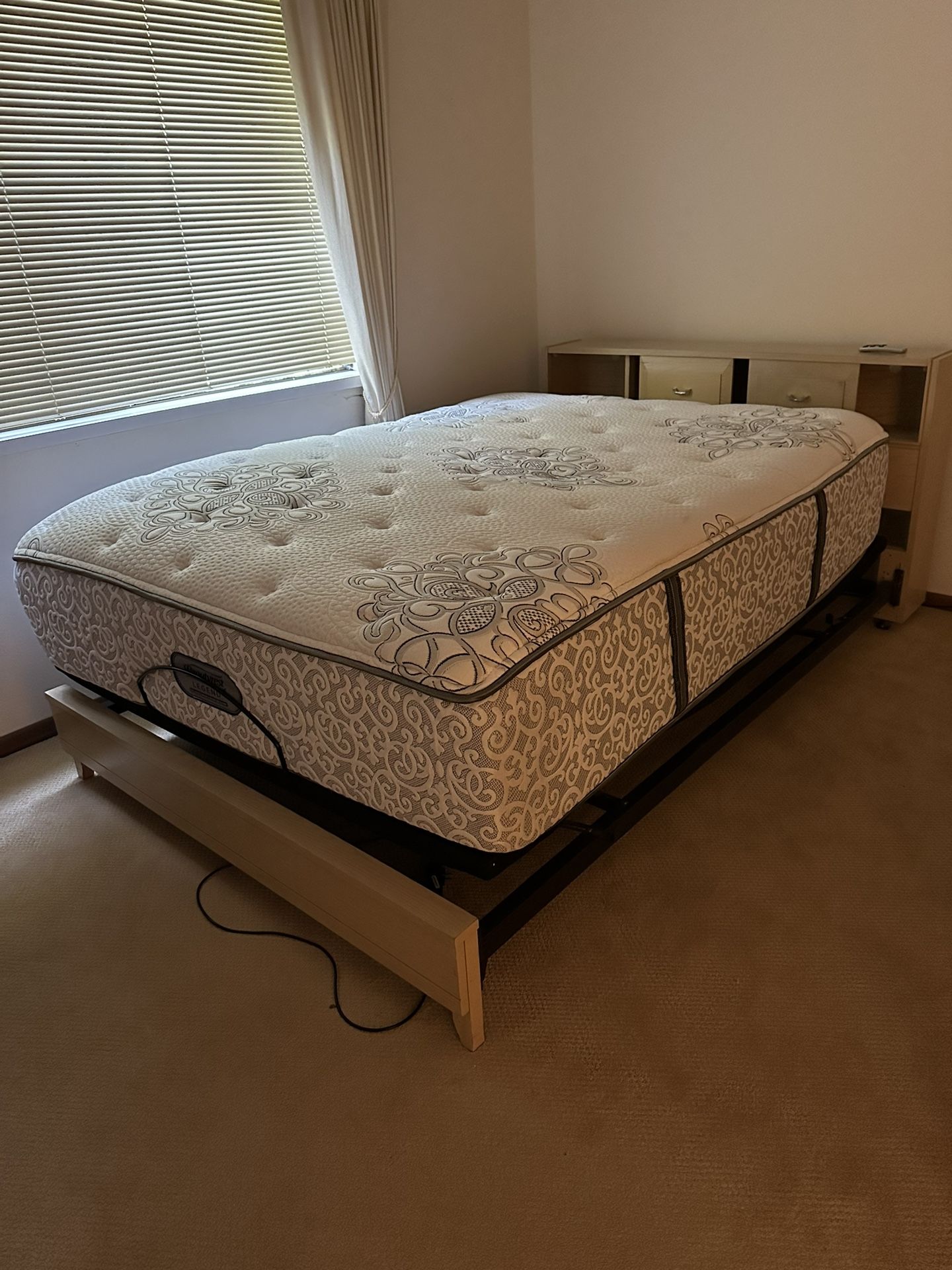 Queen Adjustable Bed Frame & Beautyrest Matress