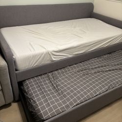 Upholstered Daybed With Trundle