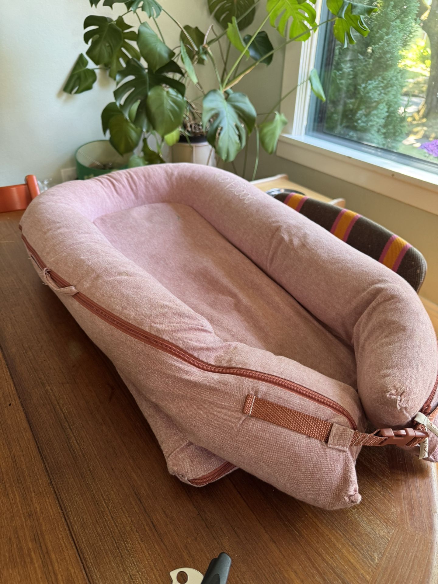 DockATot Deluxe+ Dock – Strawberry Cream