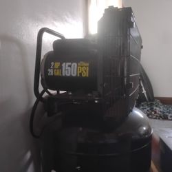 29 Gallon 2hp Central Pneumatic Air Compressor 