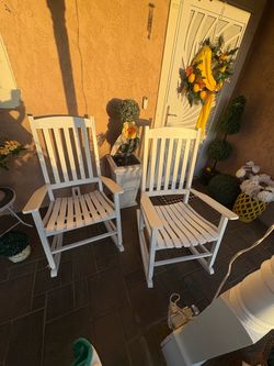 2 Rocking Chairs (White)