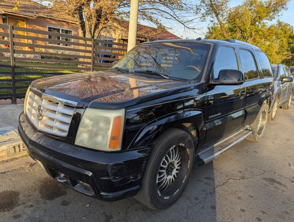 2003 Cadillac Escalade Exterior Parts Only