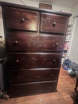 Brown 6 DRAWER Dresser