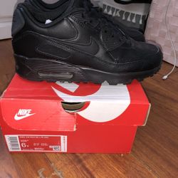 Black Air Max 90s