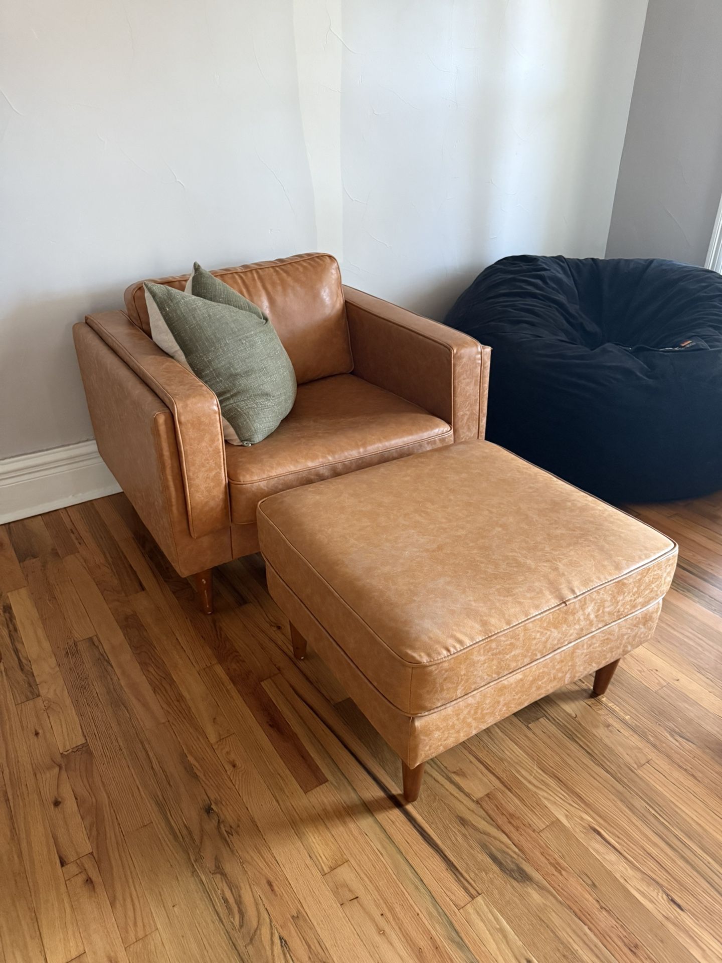Edloe Finch Albany Arm Chair And Ottoman