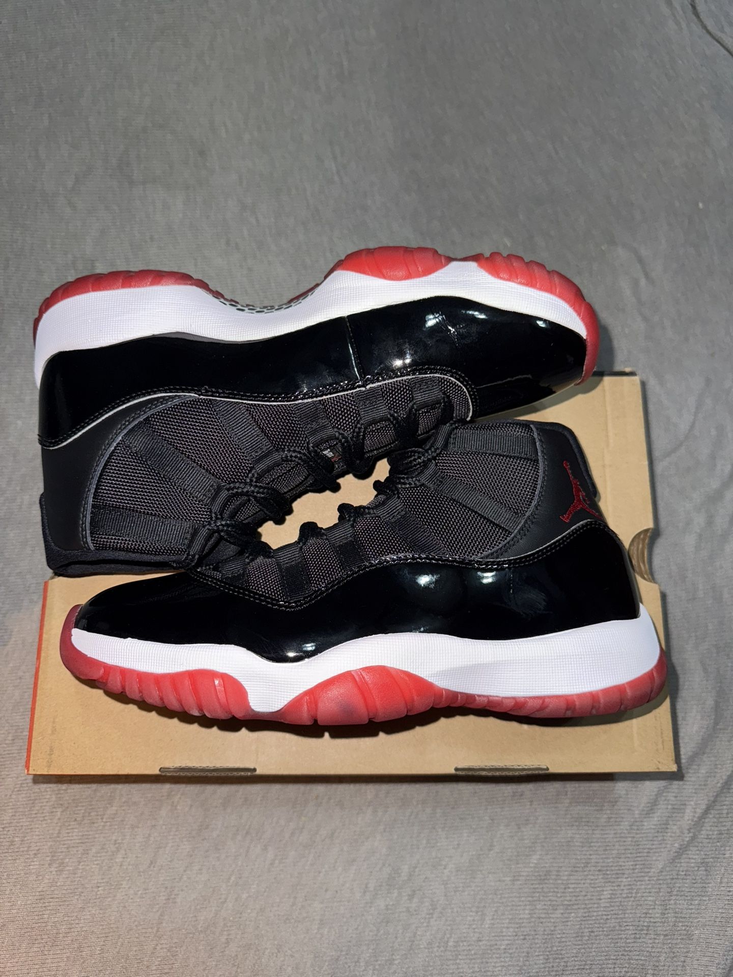 Air Jordan Retro 11 Bred Playoffs (2019) Size 8.5