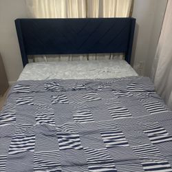 bed base and bedding 