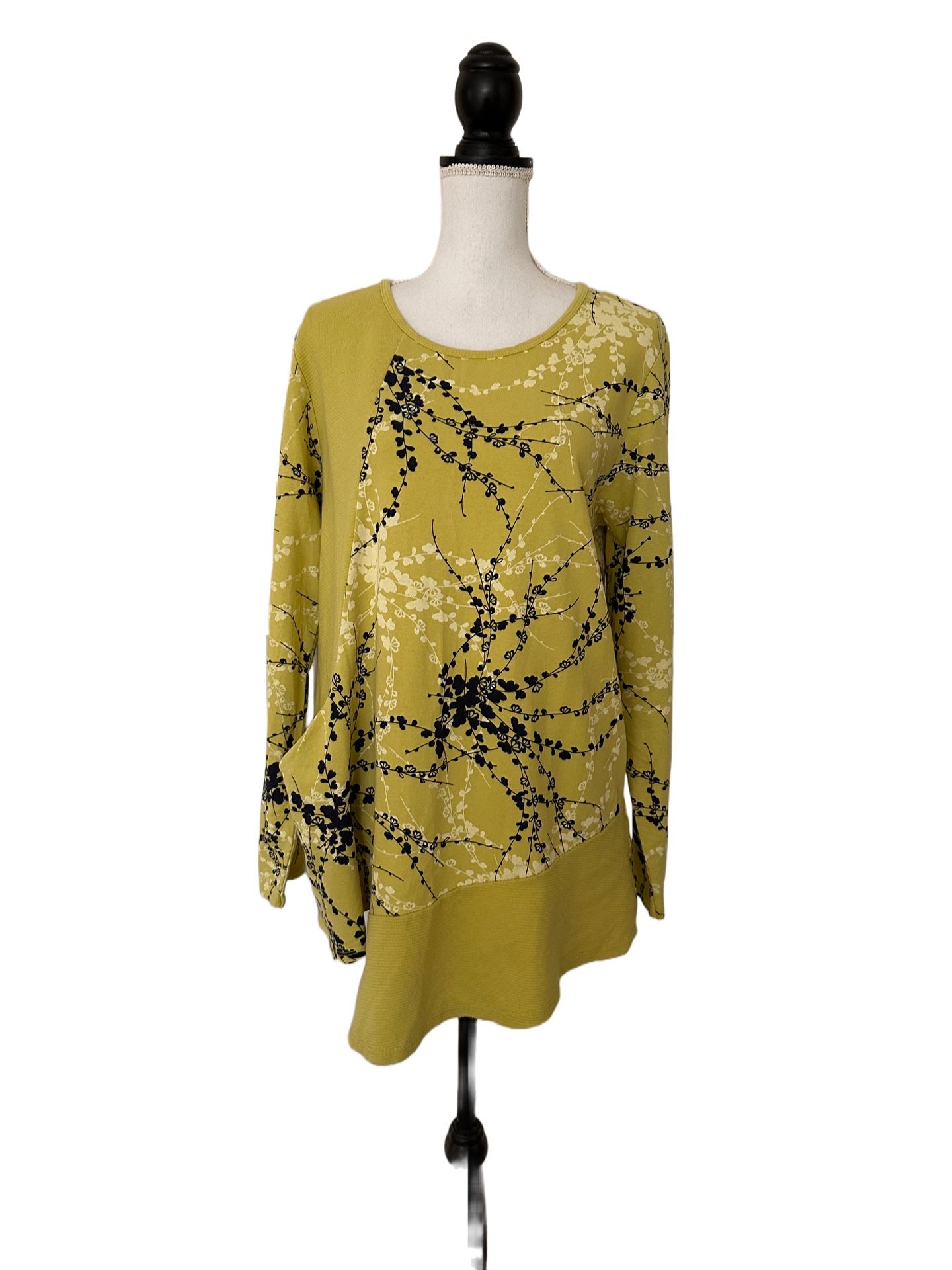 Kaktus Woman’s Tunic Round Neck Floral Color of Mustard Long Sleeve, Sz M