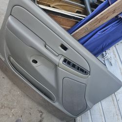 GM driver doorpanel 2003 available