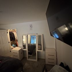 Light pink light up vanity