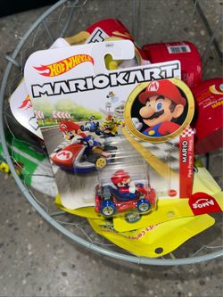 HOTWHEELS MARIO KART /BABY PEACH