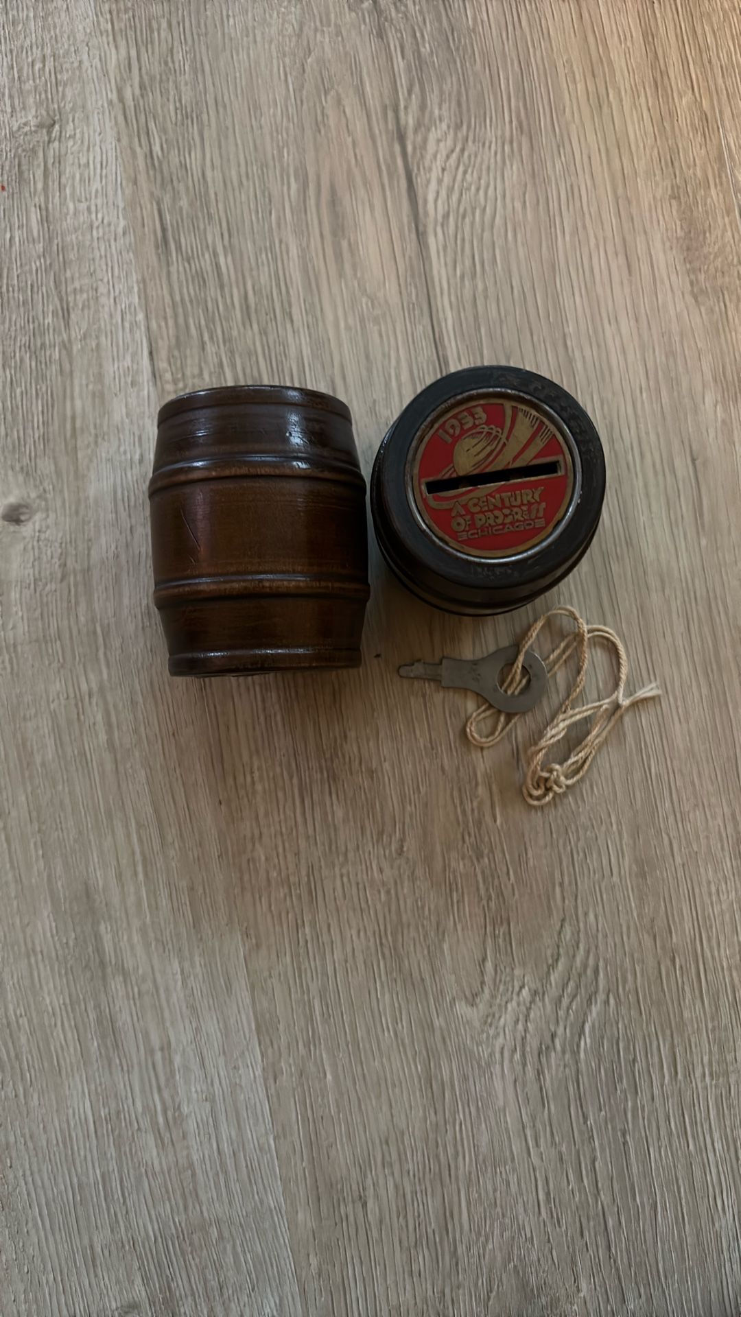 1933 Chicago World’s Fair barrel banks with working keys
