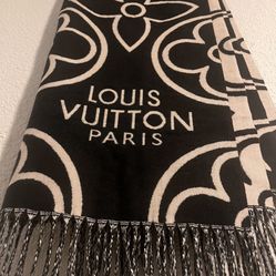 Reversable Louis Vuitton Scarf