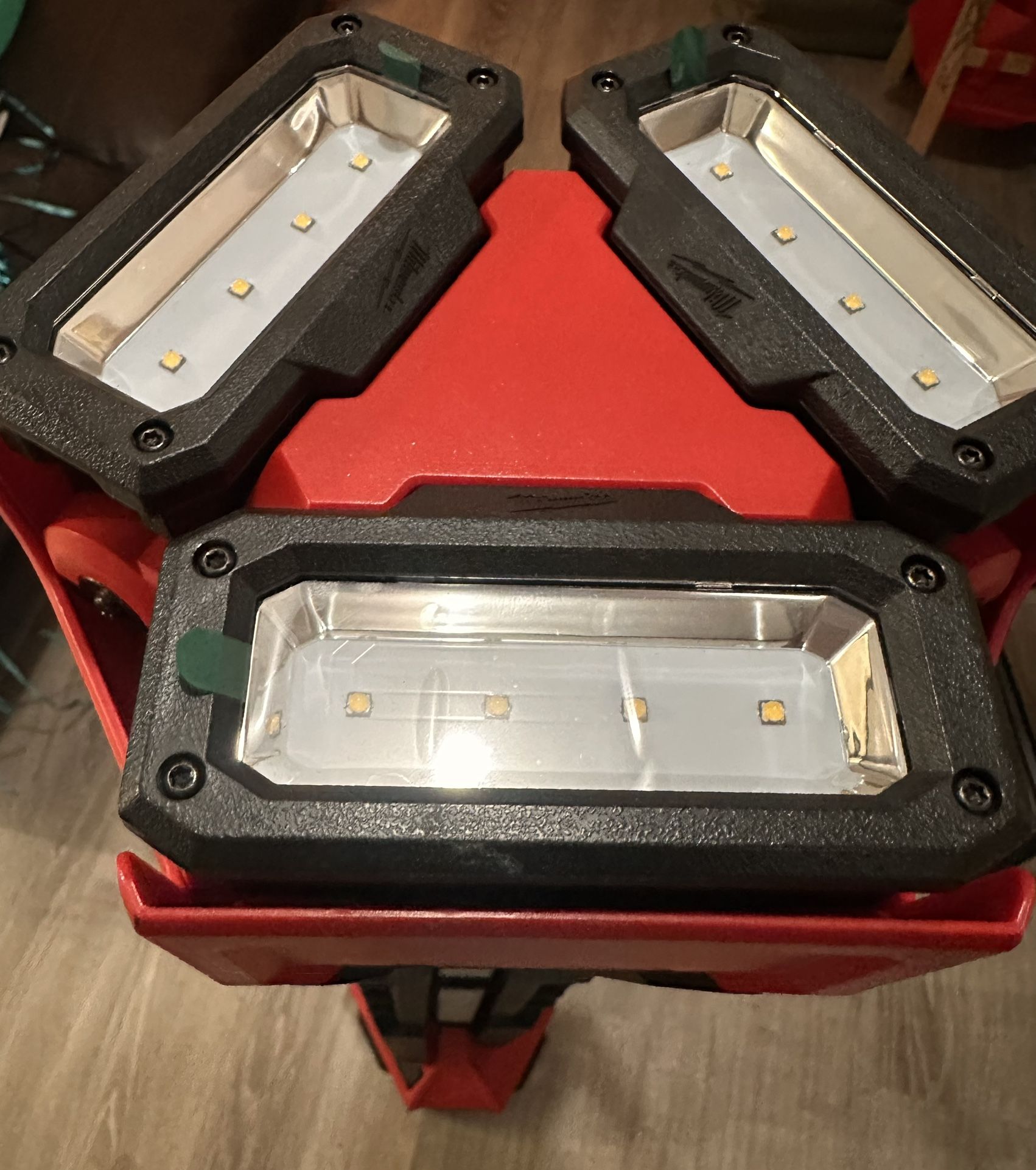 M18 Cordless 6,000 Lumens Tower Light