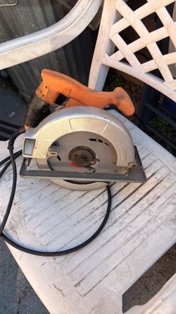 Working 7/ 1/2 Inch Saw