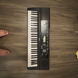 Yamaha EZ-220 Piano