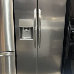 Frigidaire Refrigerator 