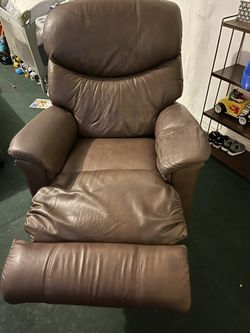 LA Z BOY Wall  Recliner