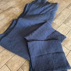 King sized Navy blue quilt with shams waffle knit