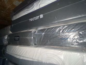 Split King Plush Beautyrest Silver
