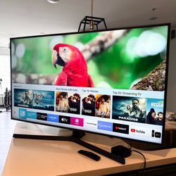 Samsung 55” Smart TV UHD HDR 4k! Excellent Picture