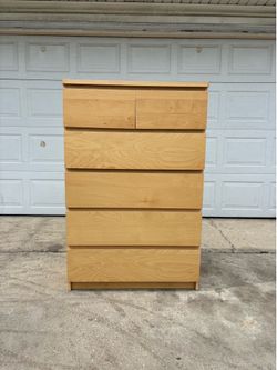 ‼️6 DRAWER DRESSER‼️FOR SALE 225$ OR BEST OFFER‼️GOOD CONDITION🚚DELIVERY AVAILABLE🚚