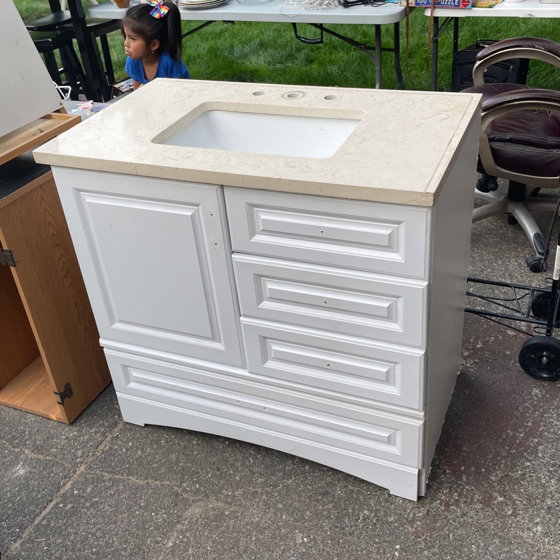 Vanity Bathroom for Sale in WA OfferUp