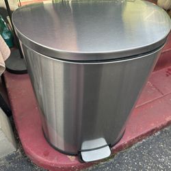 Stainless steel trash can