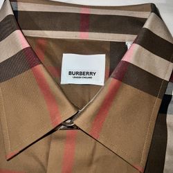 Burberry Short Sleeve (used Only Once) 