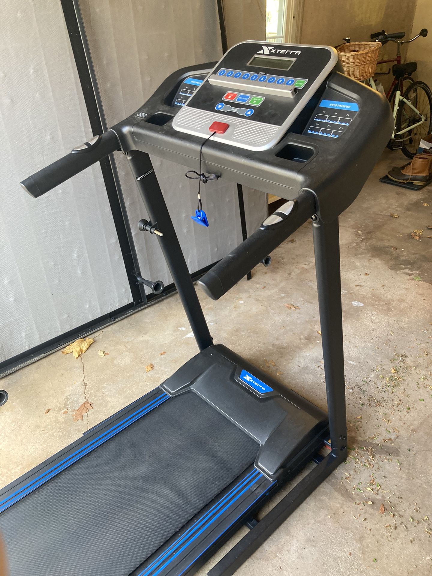 XTERRA Folding Treadmill