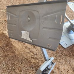 2 Computer/tv Brackets 