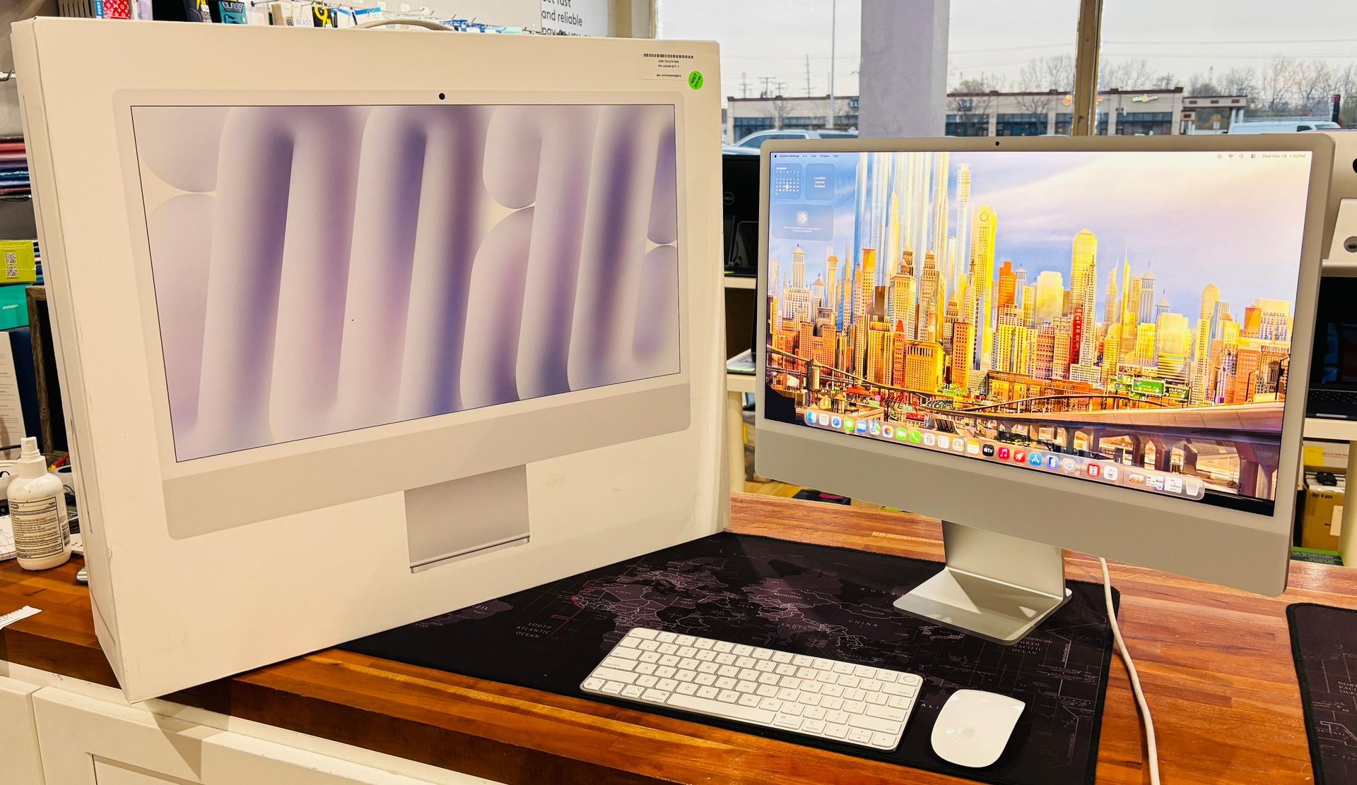 APPLE IMAC 24” M1 CHIP 16GB  RAM 1TB SSD IN BOX LIKE NEW With Matching Apple Keyboard and Mouse